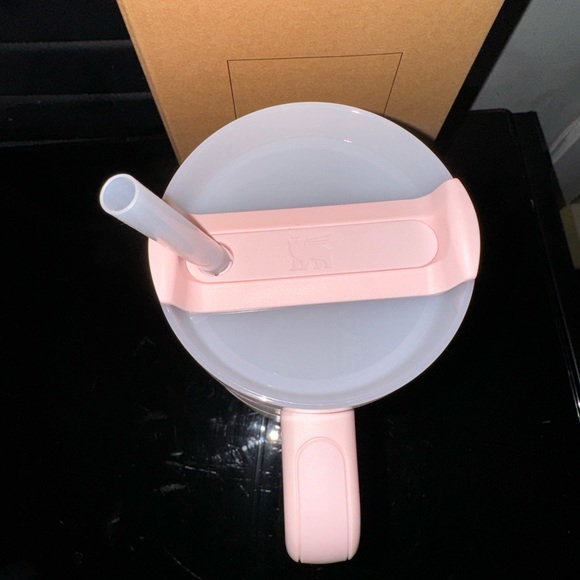 Stanley Clean Stale Quencher H2.O FlowState Tumbler- Bloom - Picture 6 of 7